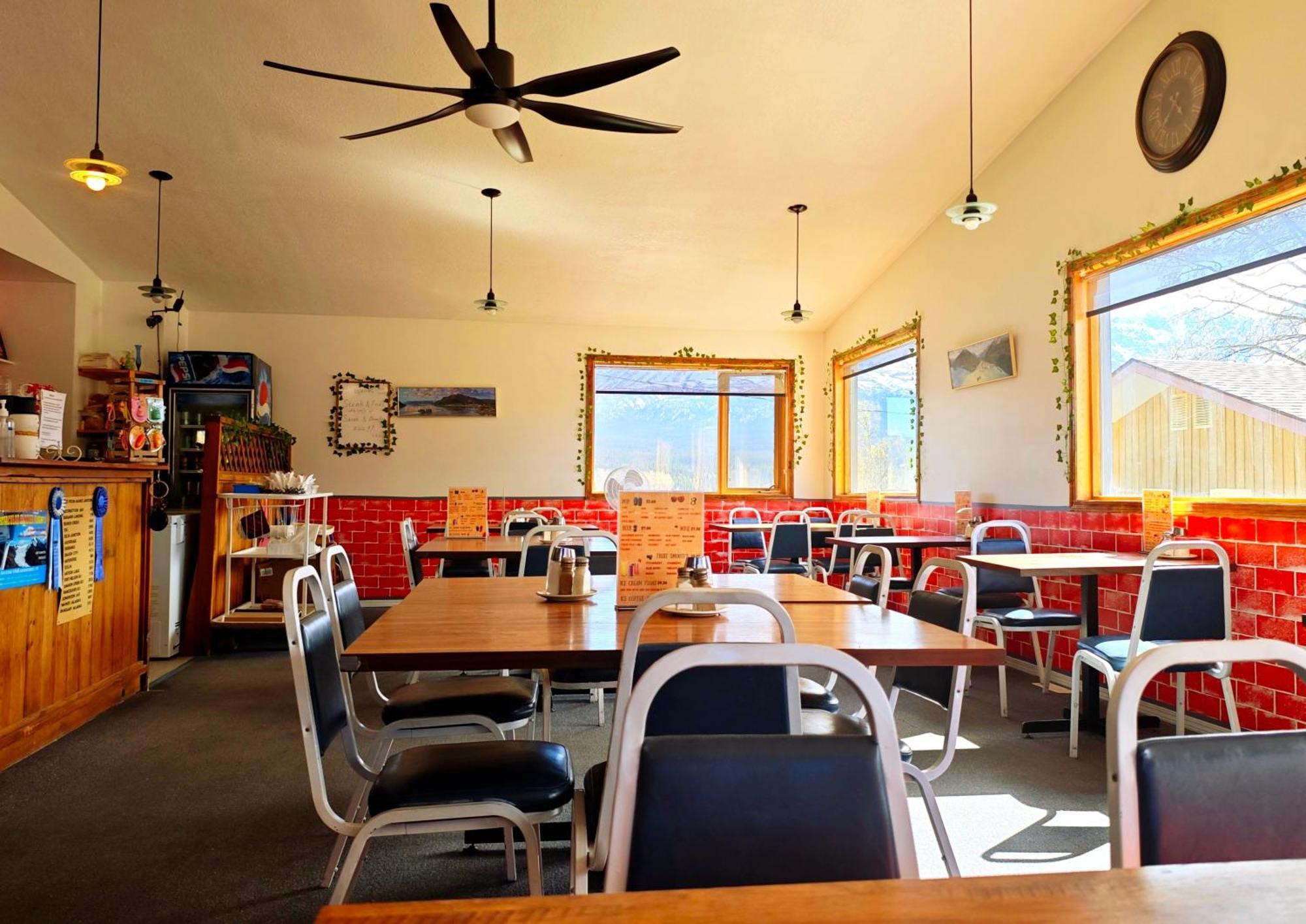 Hotel Cozy Corner & Restaurant 5*