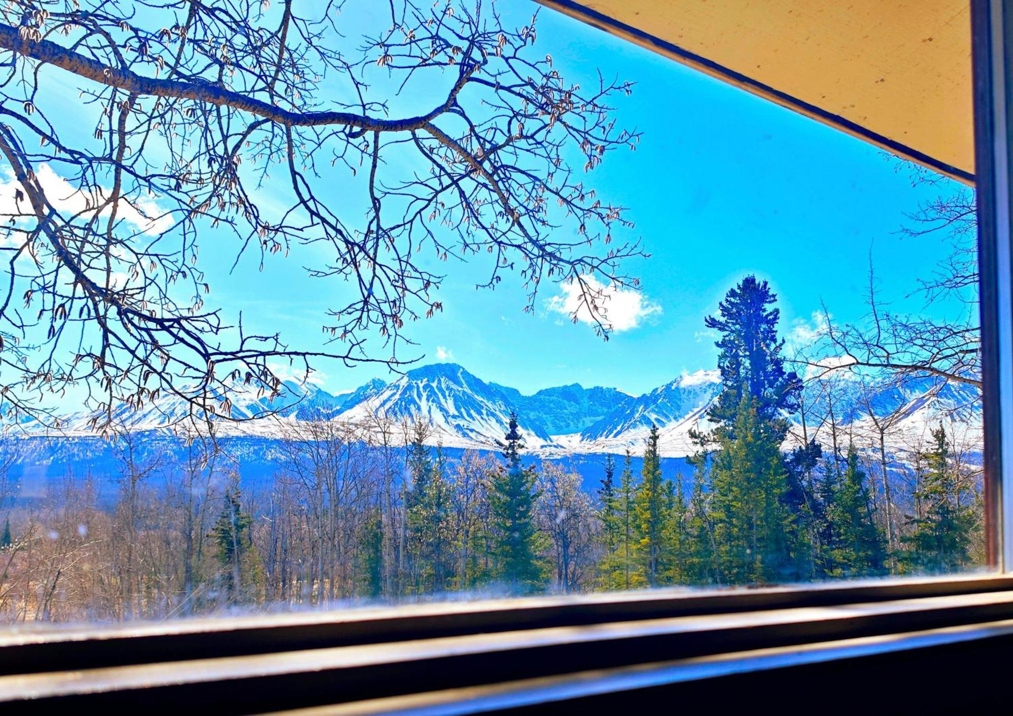 Cozy Corner & Restaurant Hotel Haines Junction